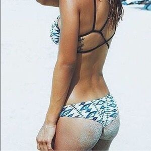 Frankie’s Bikinis • Kaia Top